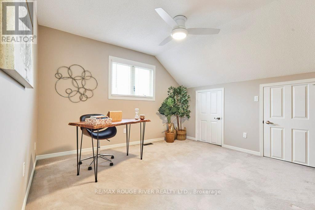 1161 GLENASHTON DRIVE Image 36