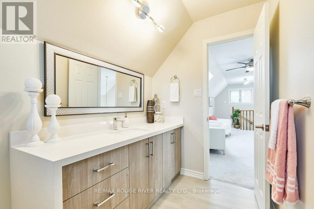 1161 GLENASHTON DRIVE Image 38