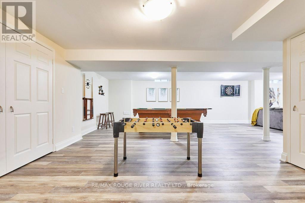 1161 GLENASHTON DRIVE Image 44