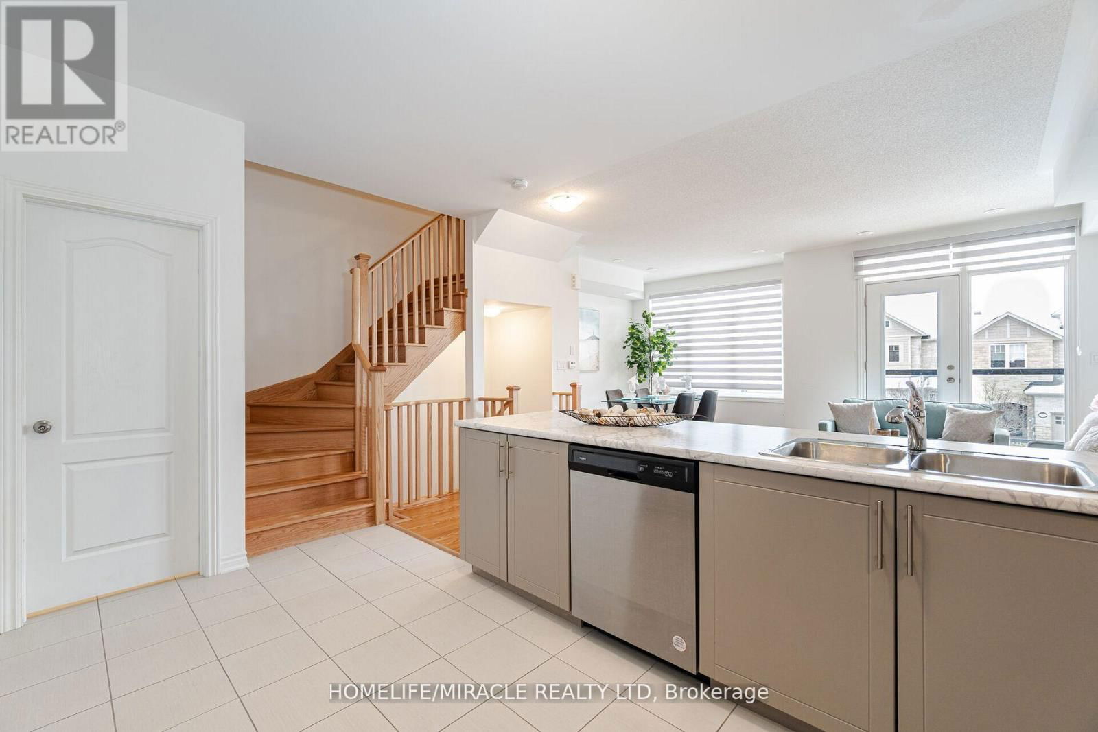 30 WATERVILLE WAY Image 18