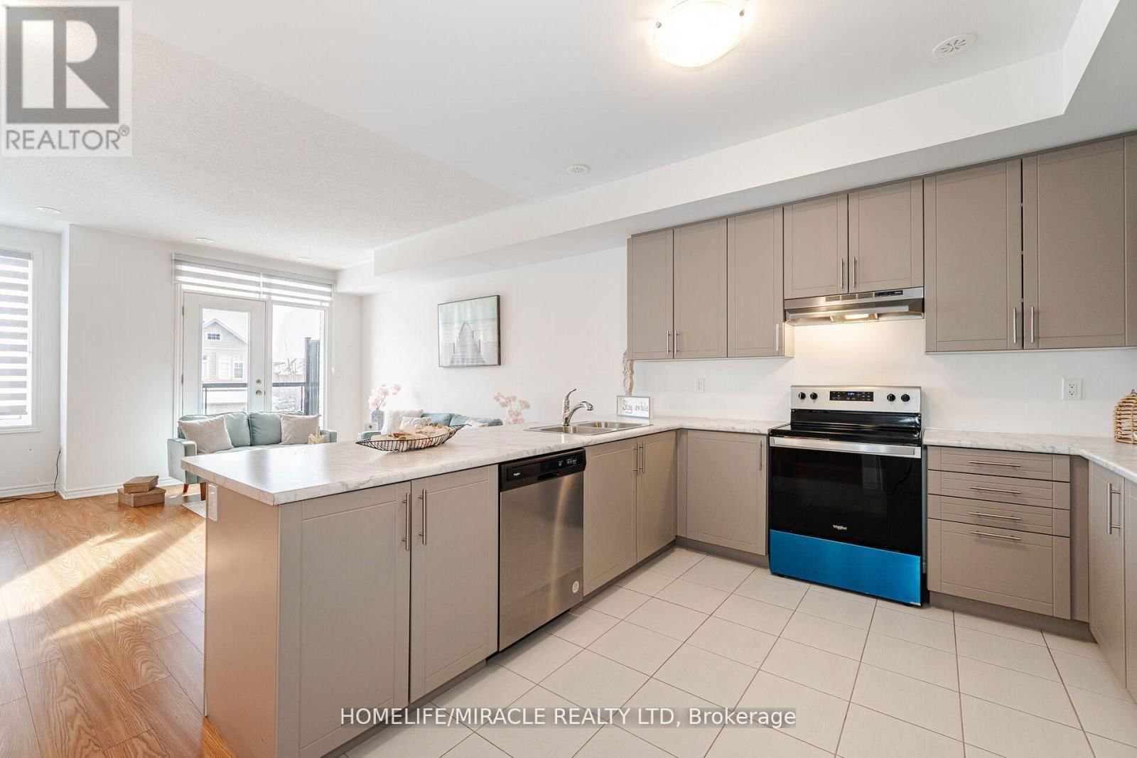 30 WATERVILLE WAY Image 19