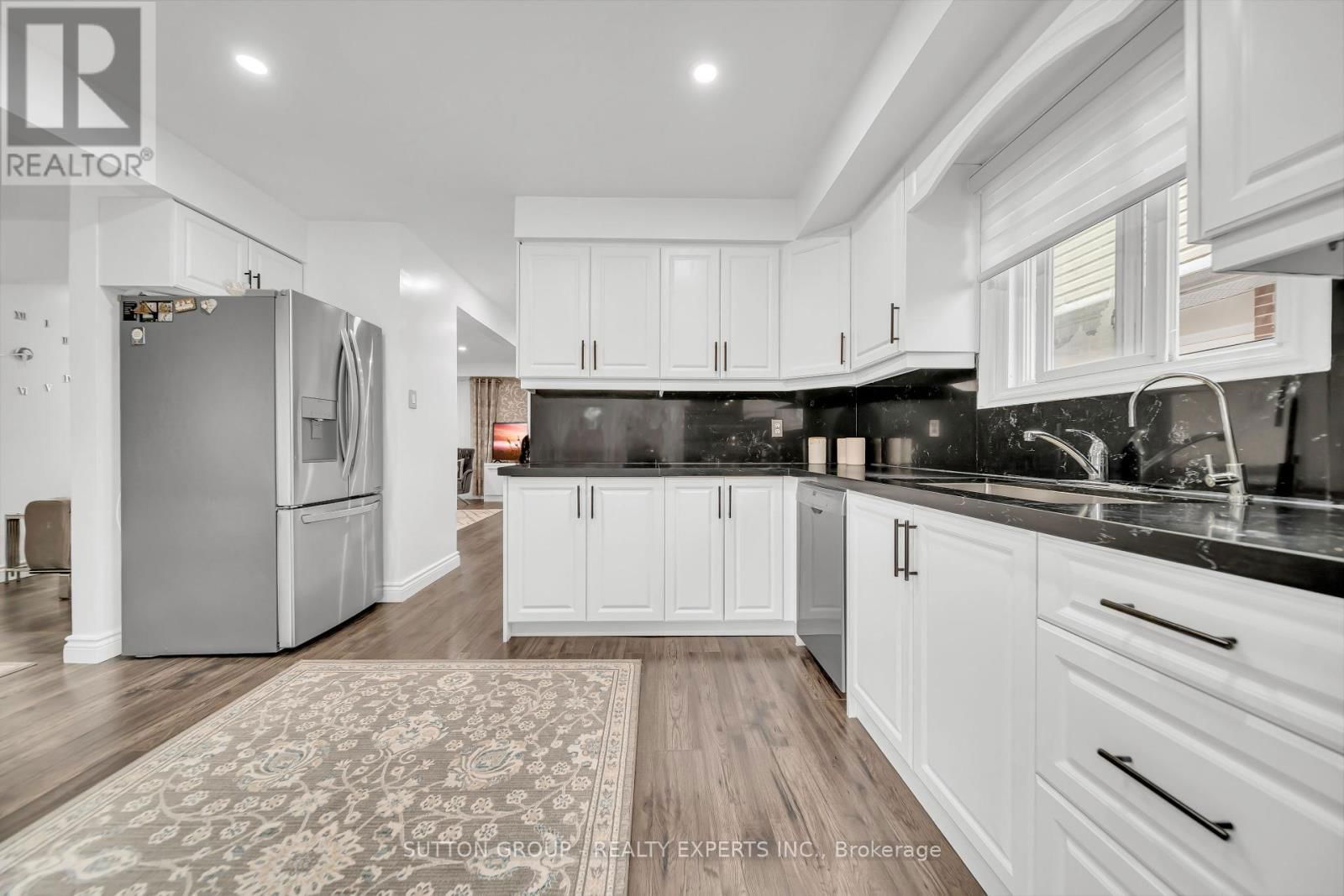 156 FANSHAWE DRIVE NORTH Image 12