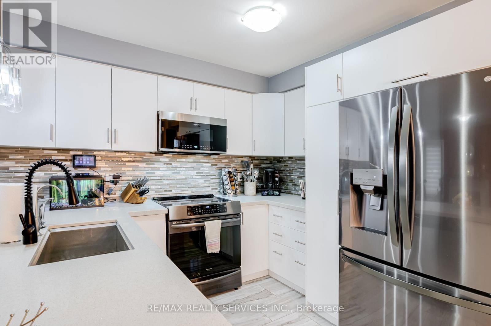 3883 PARTITION ROAD Image 13