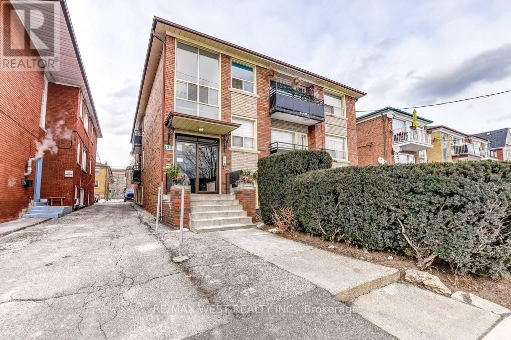 136 PORTLAND STREET Image 1
