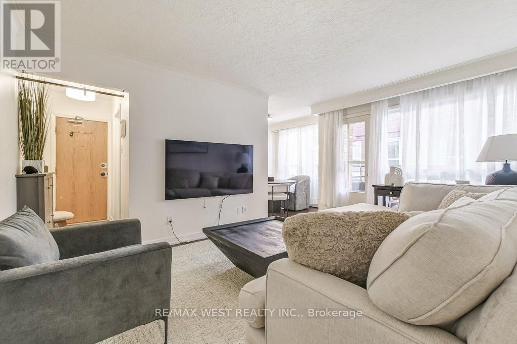 136 PORTLAND STREET Image 11