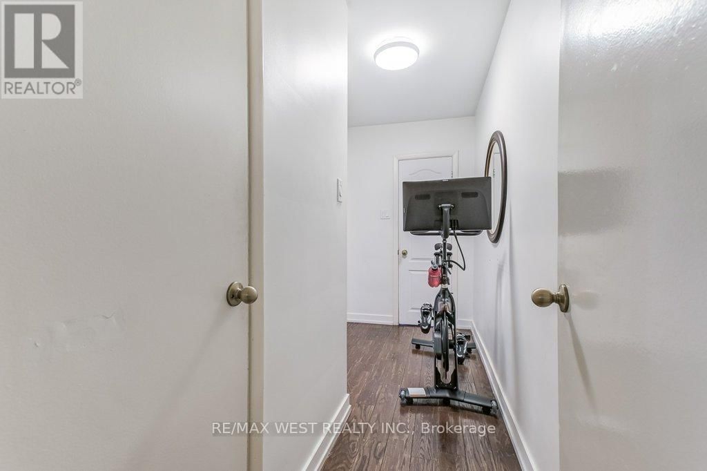 136 PORTLAND STREET Image 15