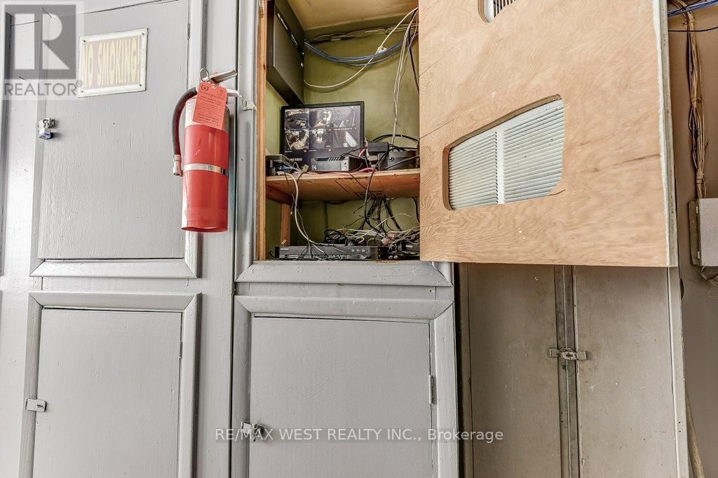 136 PORTLAND STREET Image 40