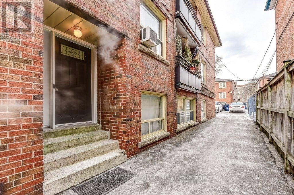 136 PORTLAND STREET Image 41