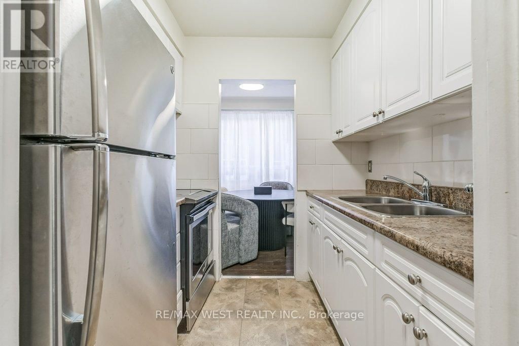 136 PORTLAND STREET Image 5