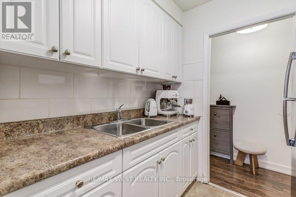 136 PORTLAND STREET Image 7