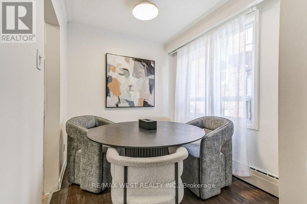 136 PORTLAND STREET Image 8