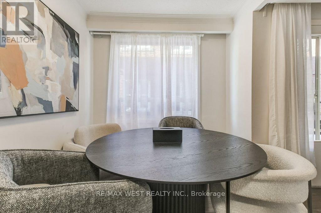 136 PORTLAND STREET Image 9
