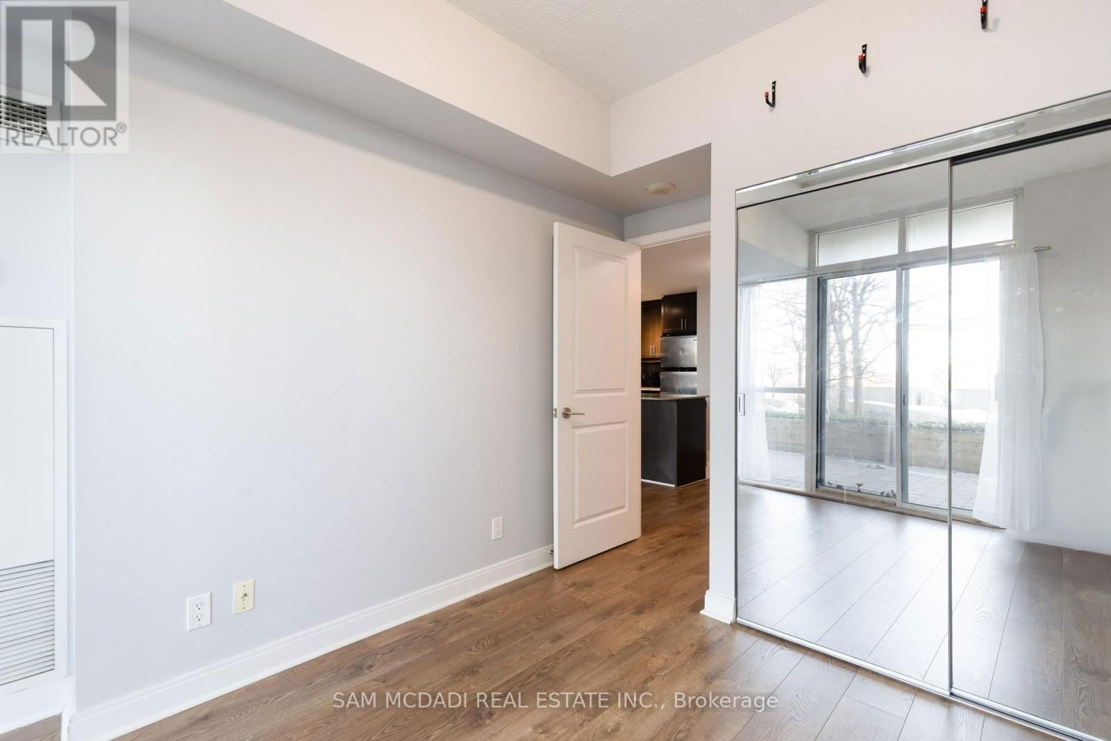310 - 70 ABSOLUTE AVENUE Image 15