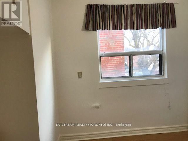 426 ROYAL YORK ROAD Image 10