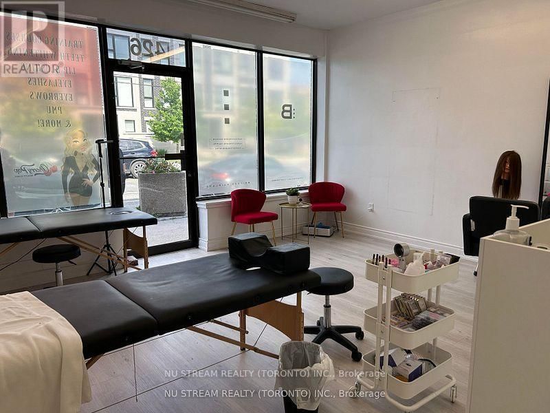 426 ROYAL YORK ROAD Image 2