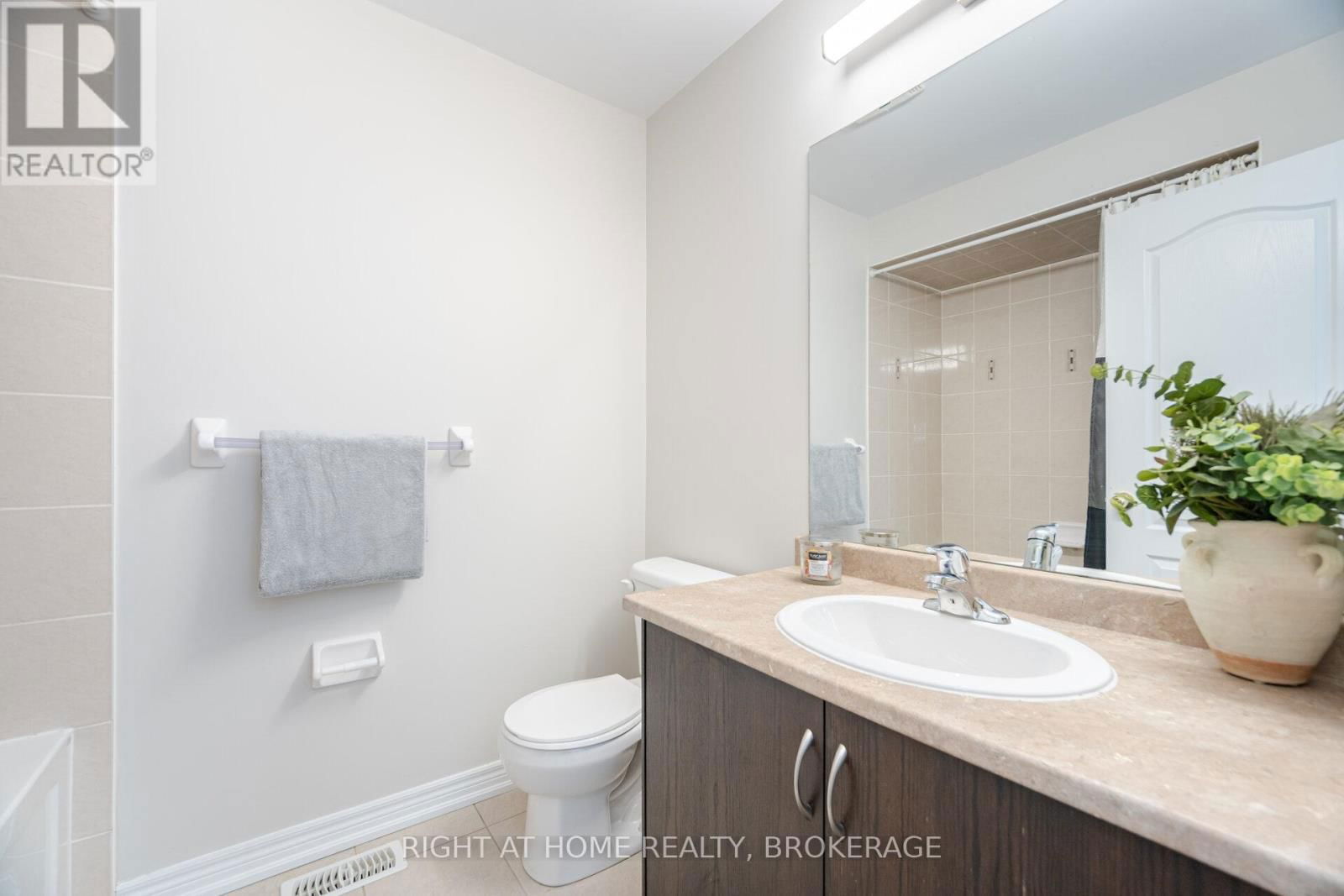 1328 GRANROCK CRESCENT Image 35