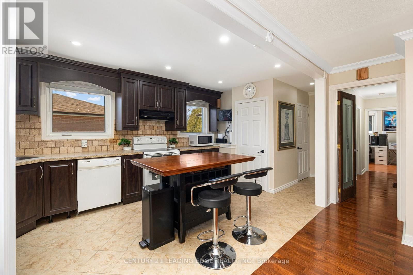 38 WHEATSHEAF CRESCENT Image 12