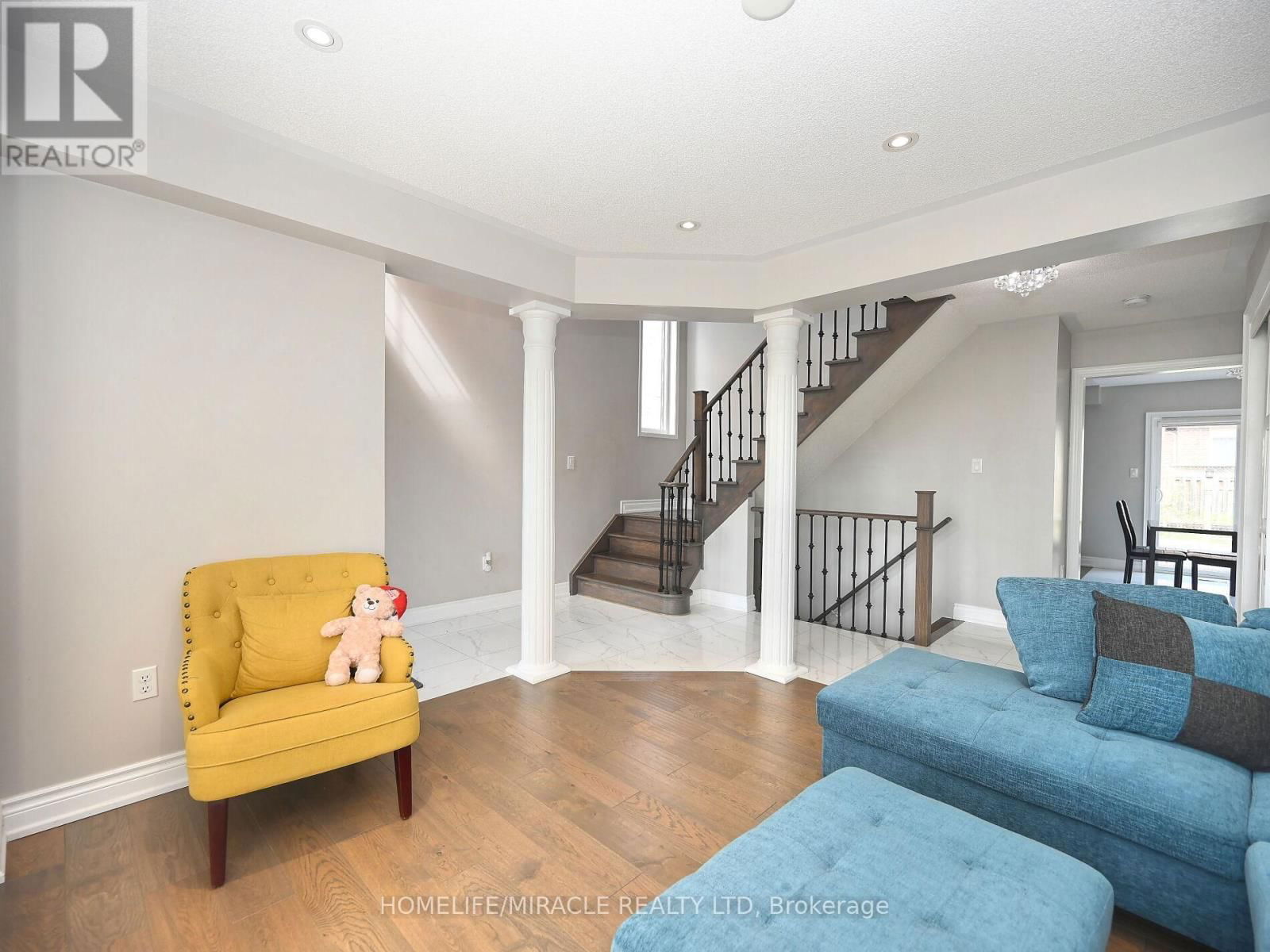 Main - 971 KENNEDY CIRCLE Image 7