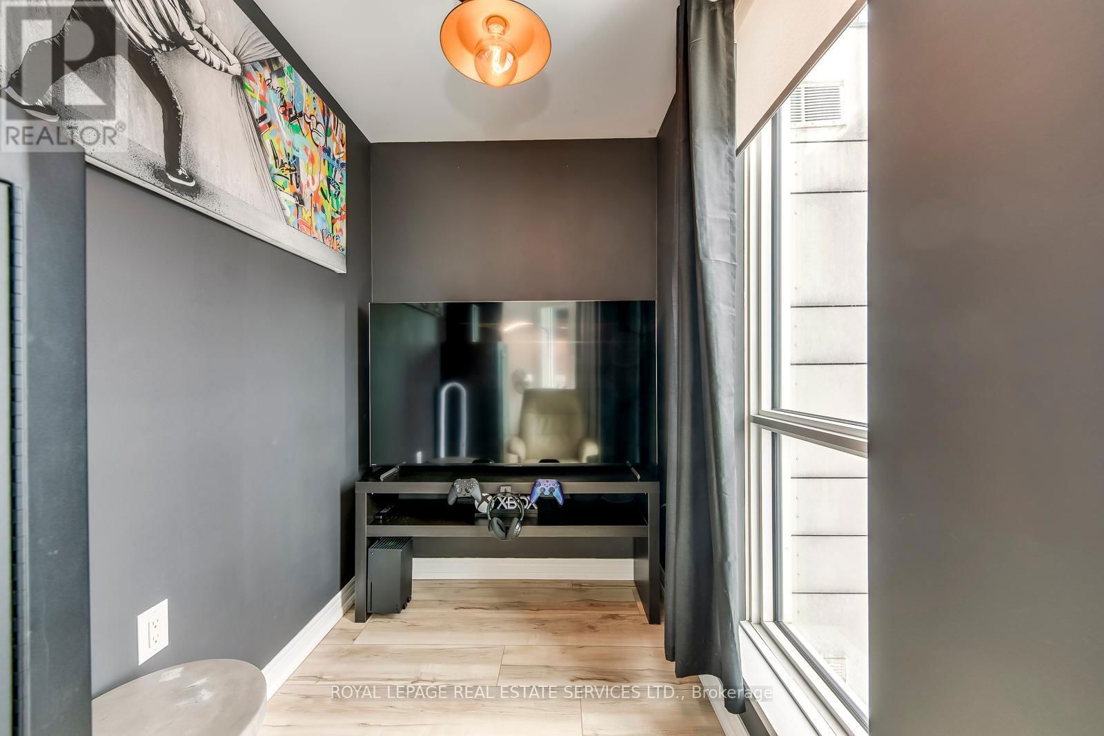 302 - 2393 BRONTE ROAD Image 23