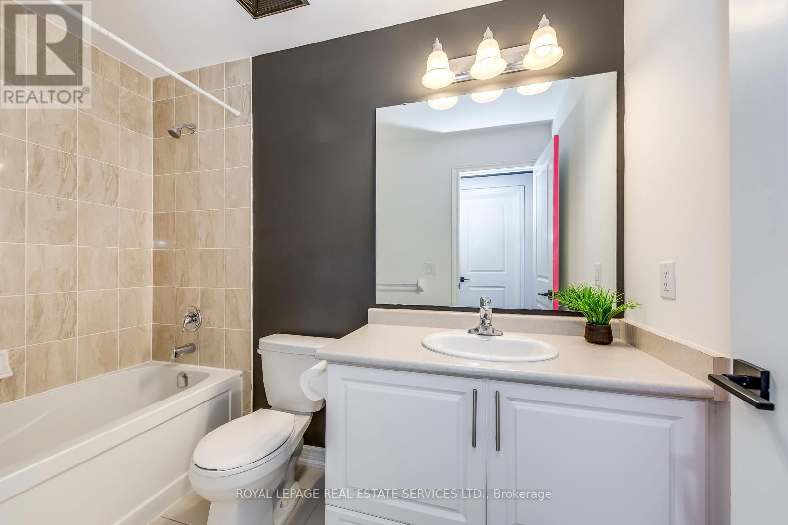 302 - 2393 BRONTE ROAD Image 28