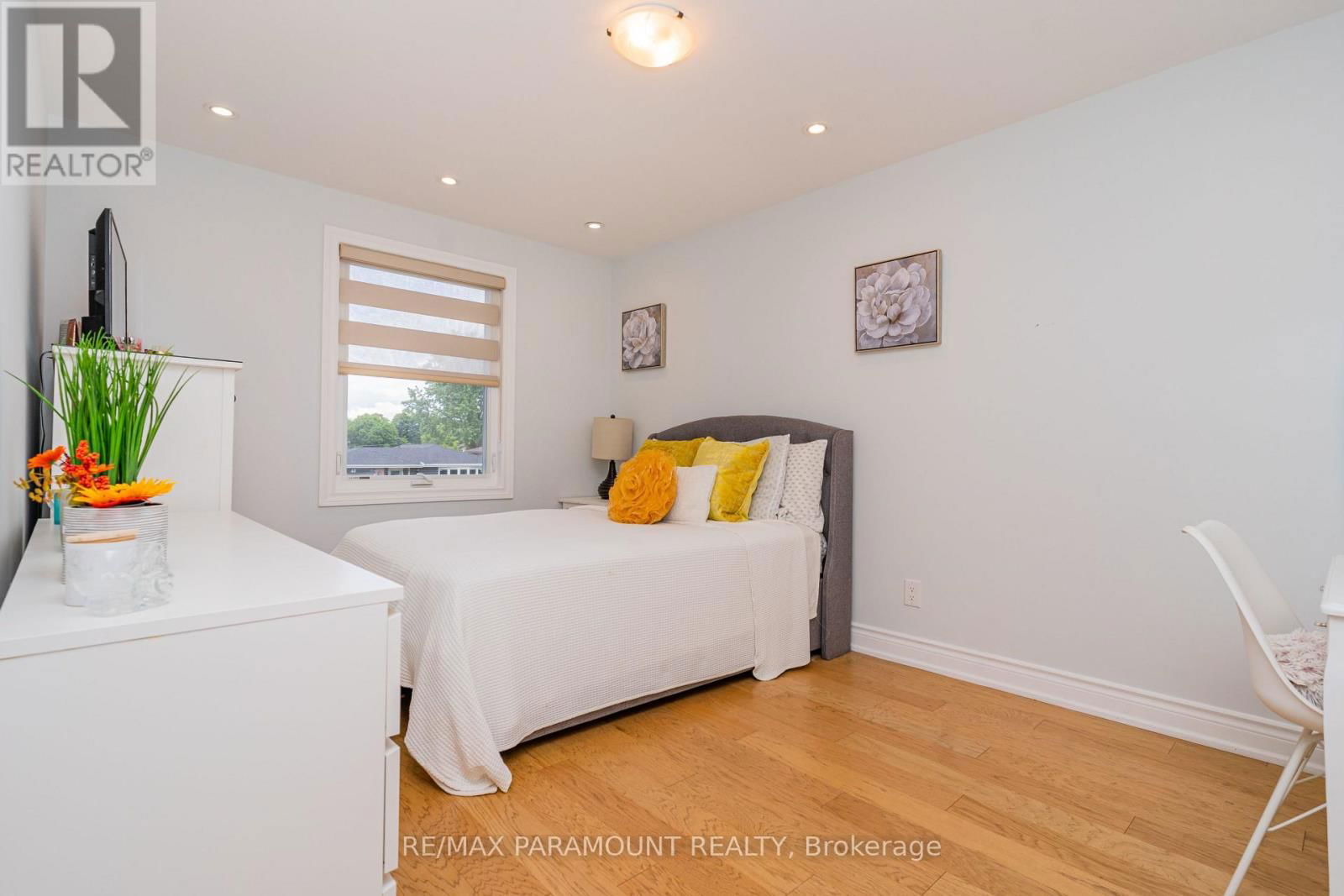 43 BROMLEY CRESCENT Image 24