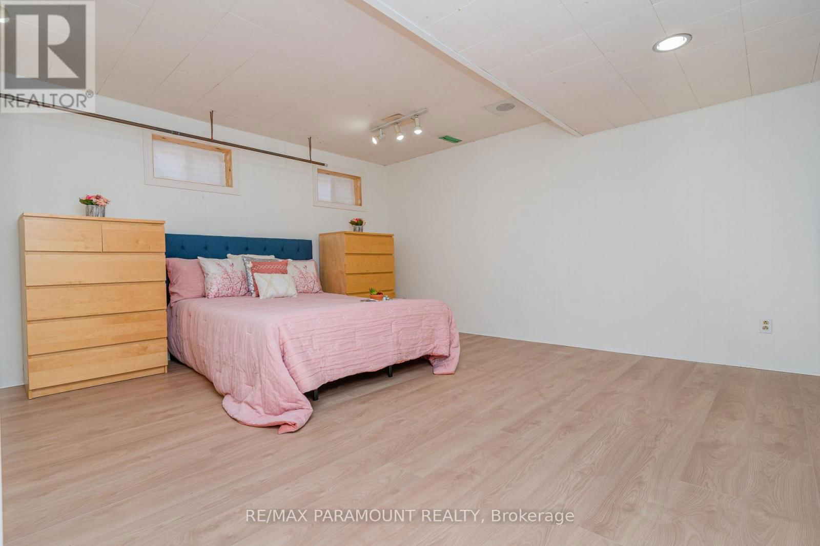 43 BROMLEY CRESCENT Image 29