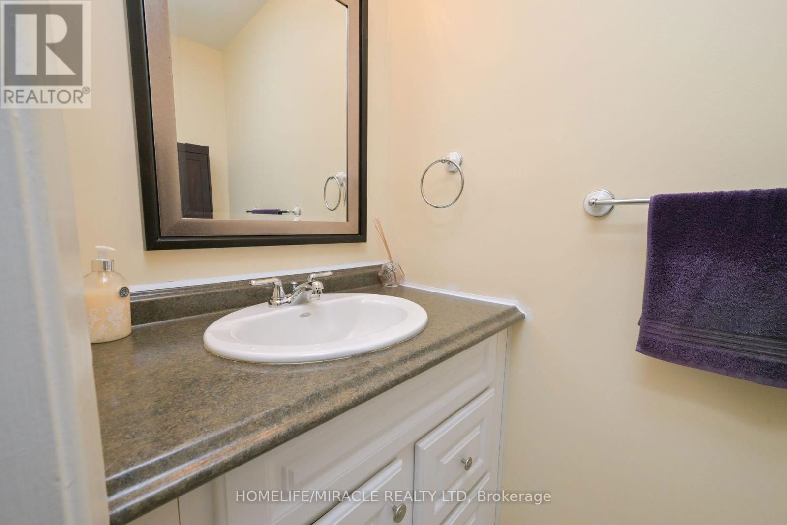 92 PERMFIELD PATH Image 15