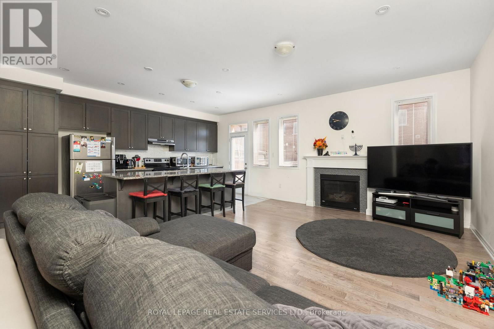 142 BEAVERIDGE AVENUE Image 11