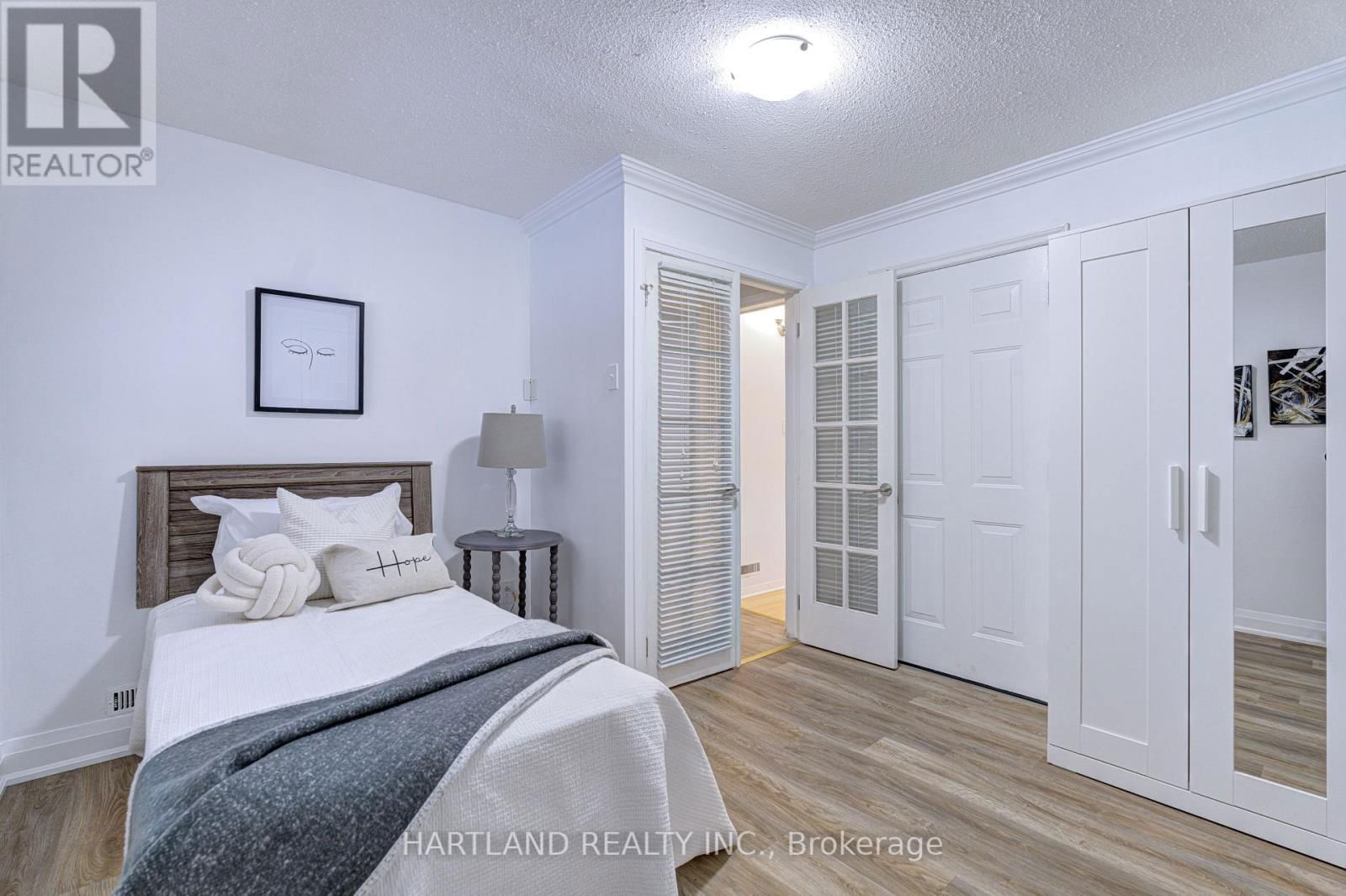 4124 DURSLEY CRESCENT Image 22