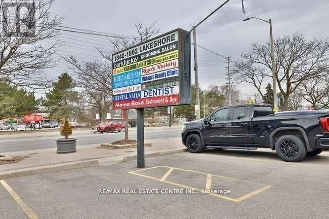 Image #1 of Restaurant for Sale at Lakeshore, Mississauga , Ontario