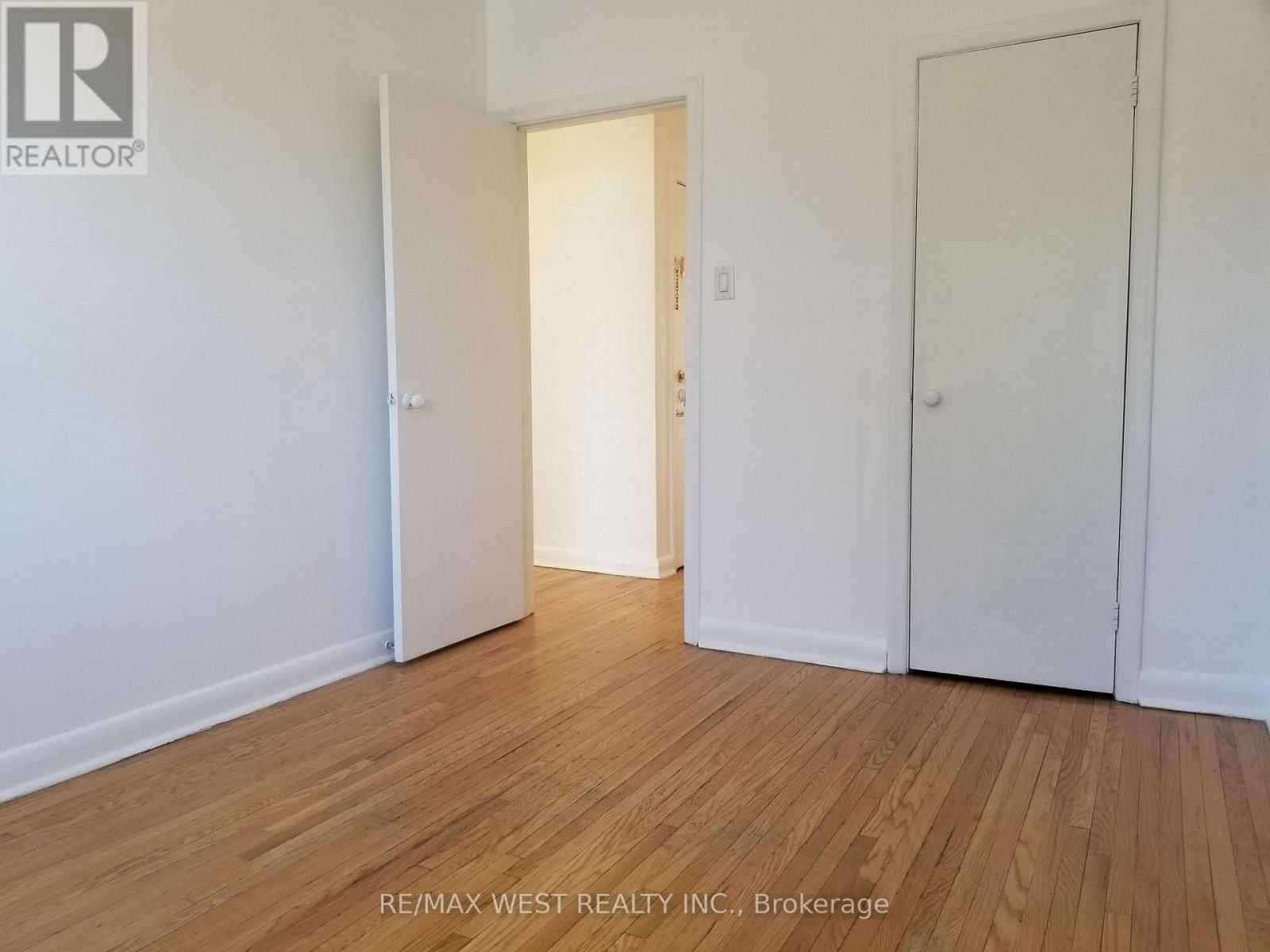 Main - 2077 KIPLING AVENUE Image 10