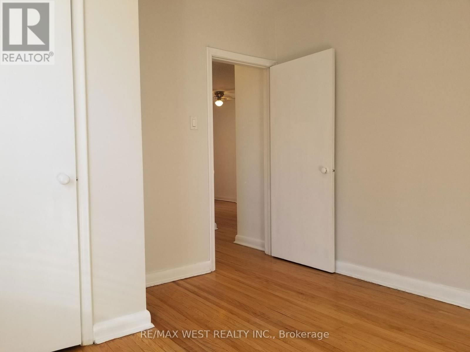 Main - 2077 KIPLING AVENUE Image 15