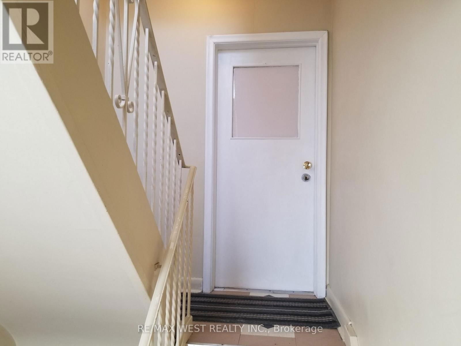 Main - 2077 KIPLING AVENUE Image 17