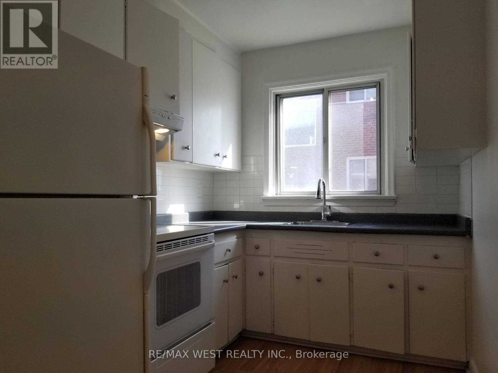 Main - 2077 KIPLING AVENUE Image 6