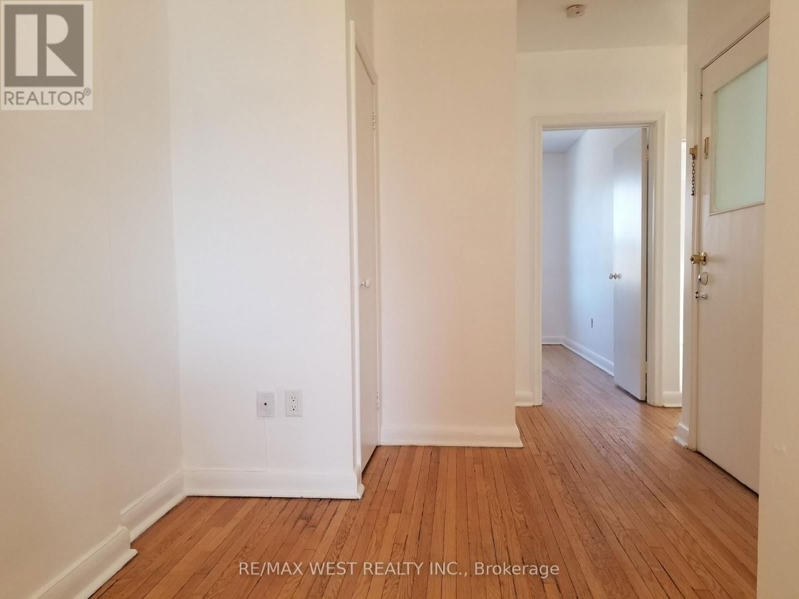 Main - 2077 KIPLING AVENUE Image 7
