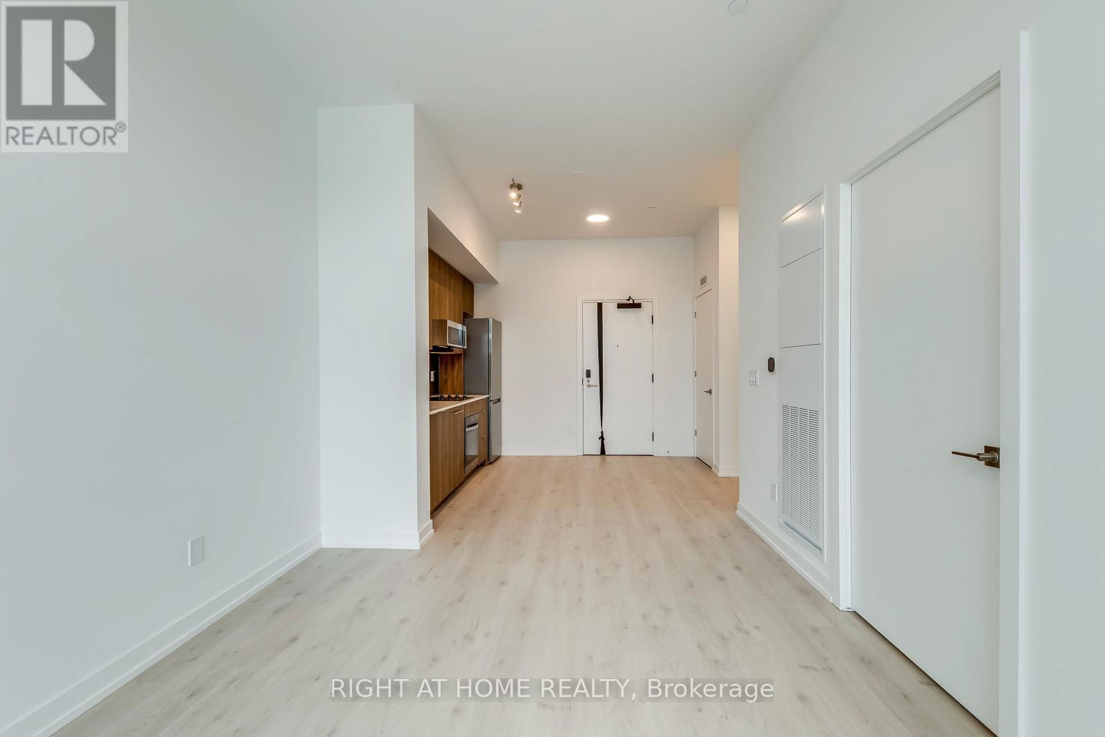 136 - 2501 SAW WHET BOULEVARD Image 16
