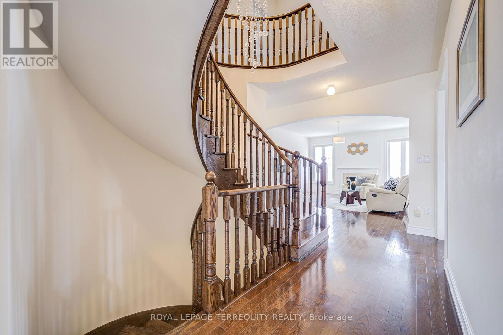 32 MISTYGLEN CRESCENT Image 17