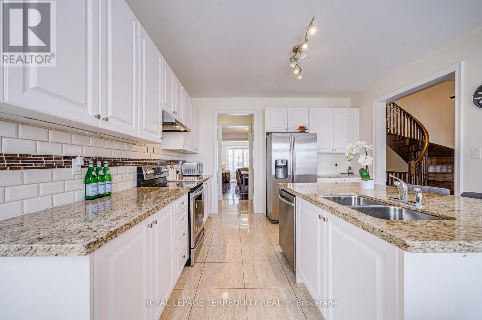 32 MISTYGLEN CRESCENT Image 22