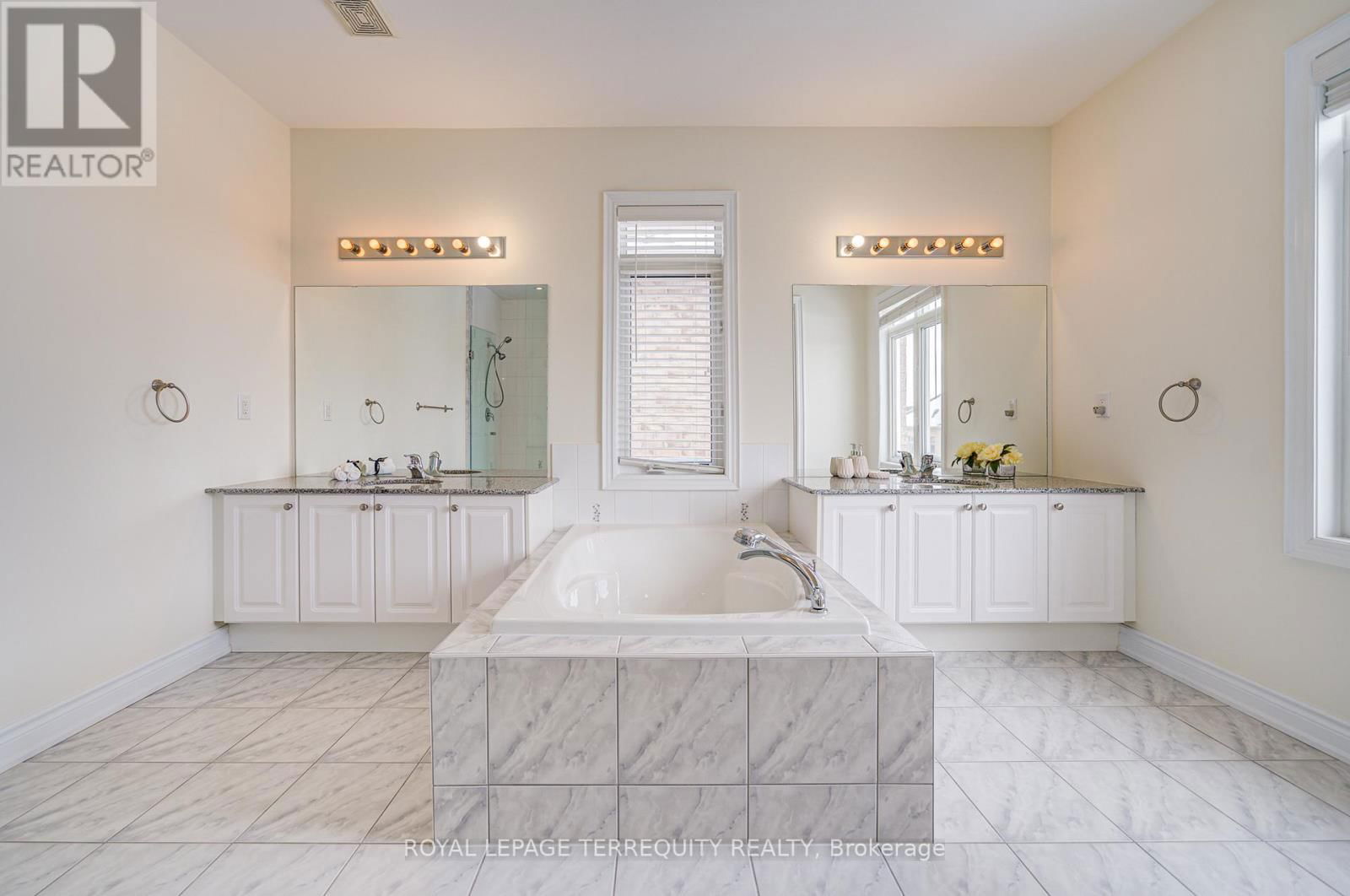 32 MISTYGLEN CRESCENT Image 32