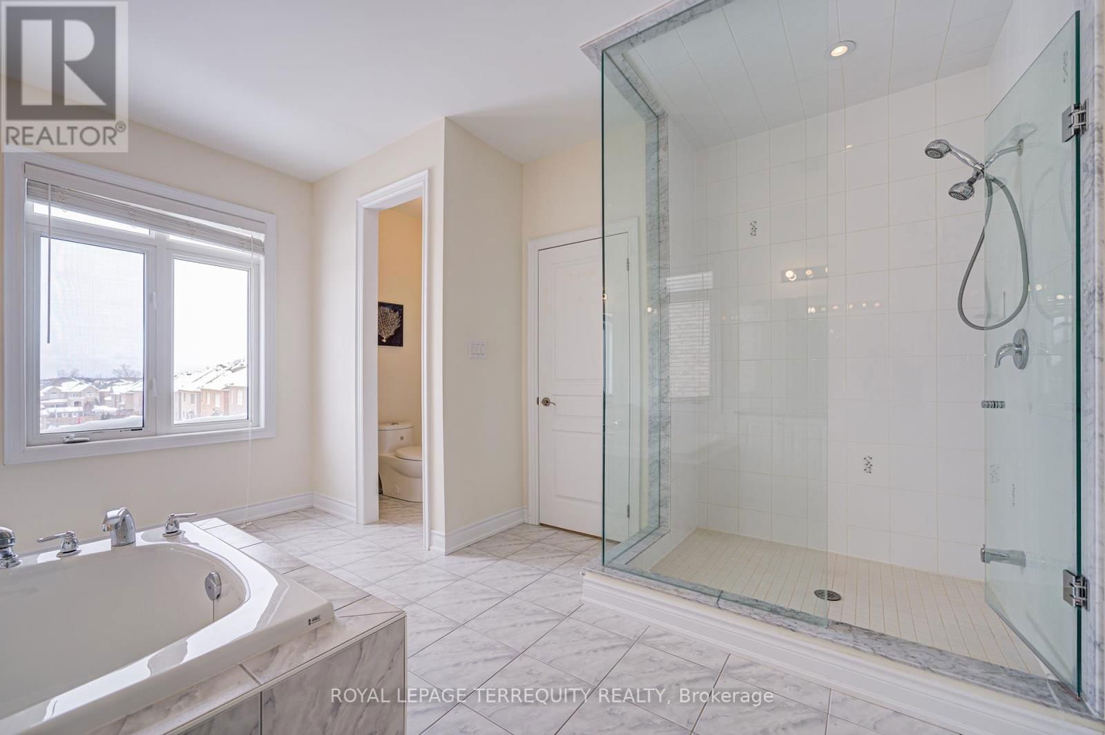 32 MISTYGLEN CRESCENT Image 33