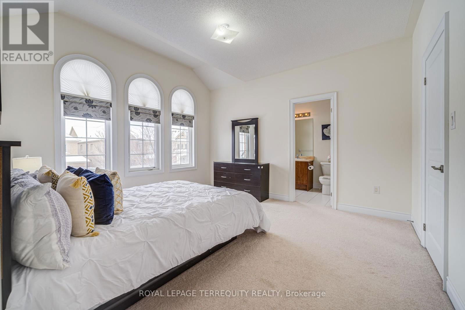 32 MISTYGLEN CRESCENT Image 36