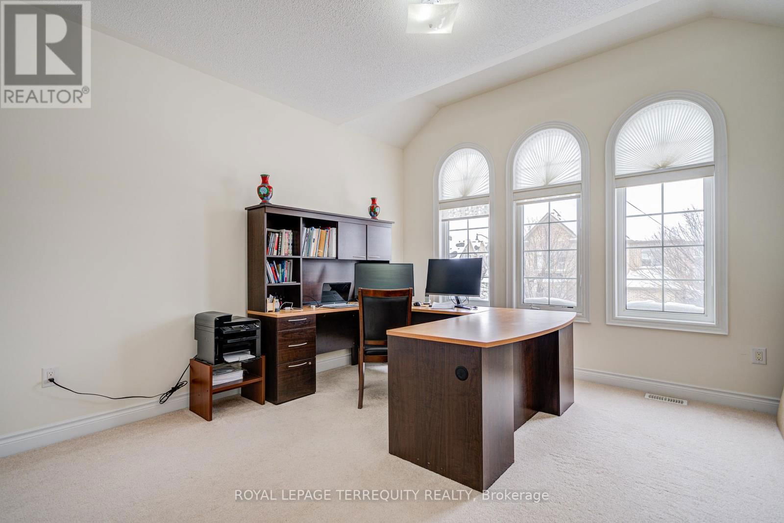 32 MISTYGLEN CRESCENT Image 40