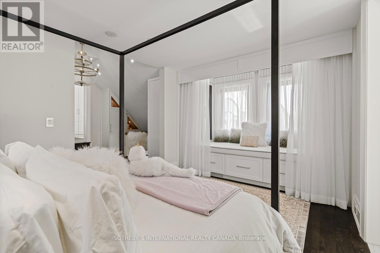 168 OLIVER PLACE Image 27