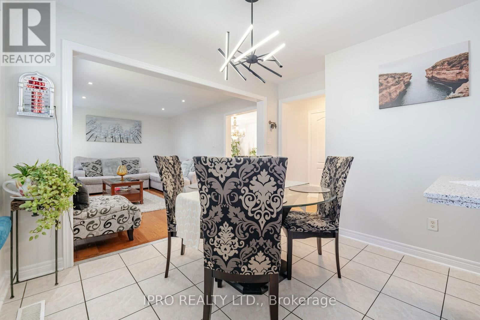 49 AUSTRALIA DRIVE Image 17