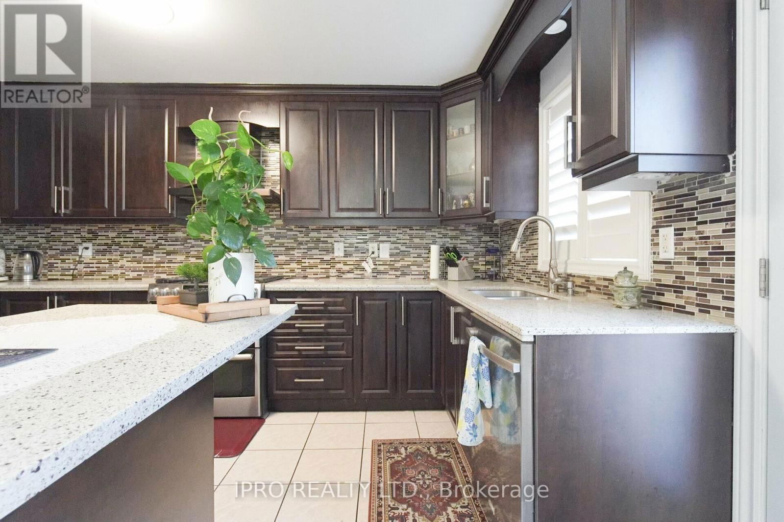 49 AUSTRALIA DRIVE Image 19