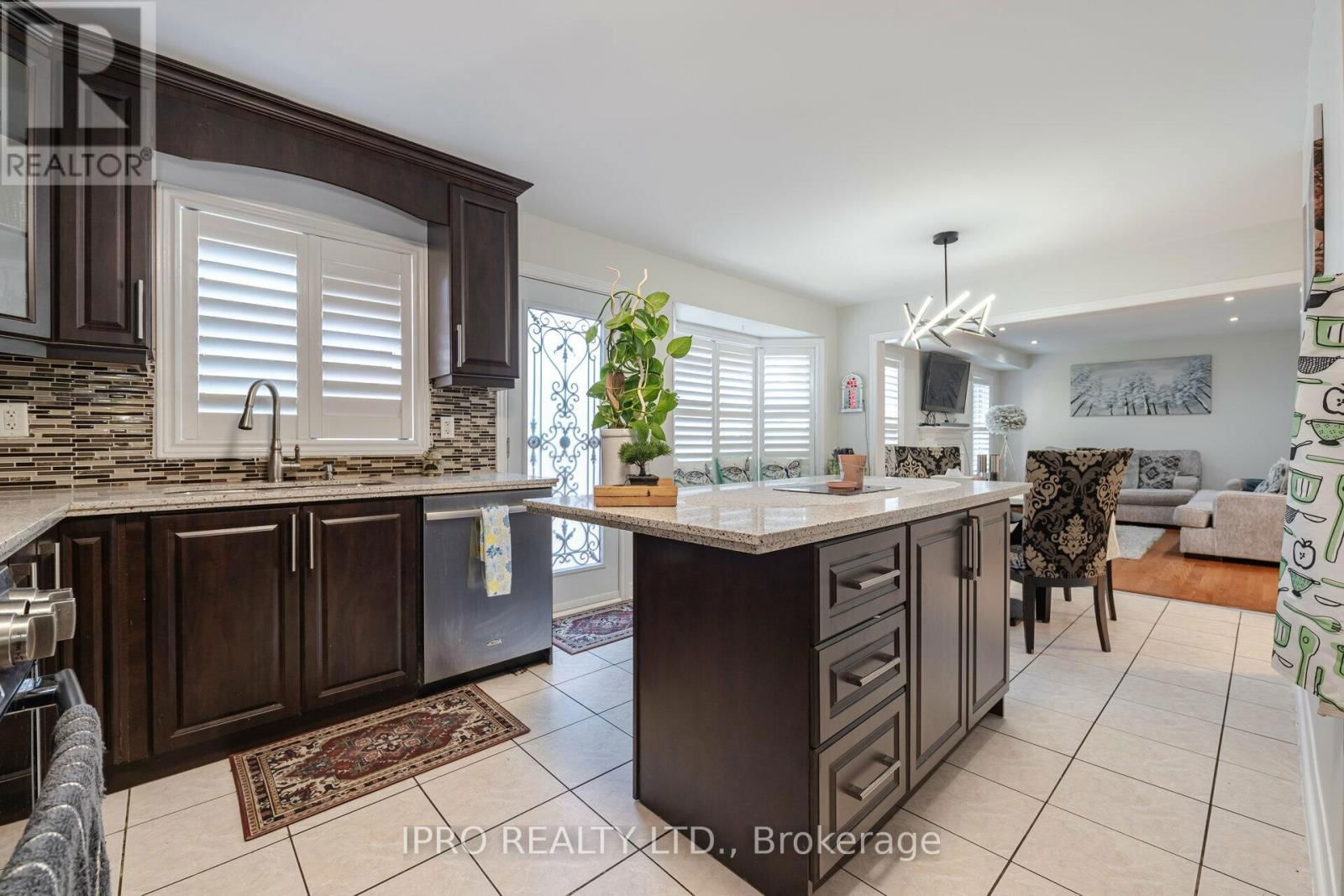 49 AUSTRALIA DRIVE Image 21