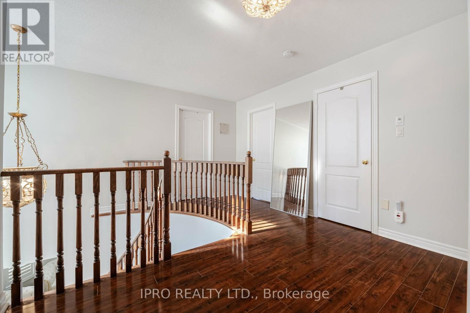 49 AUSTRALIA DRIVE Image 25