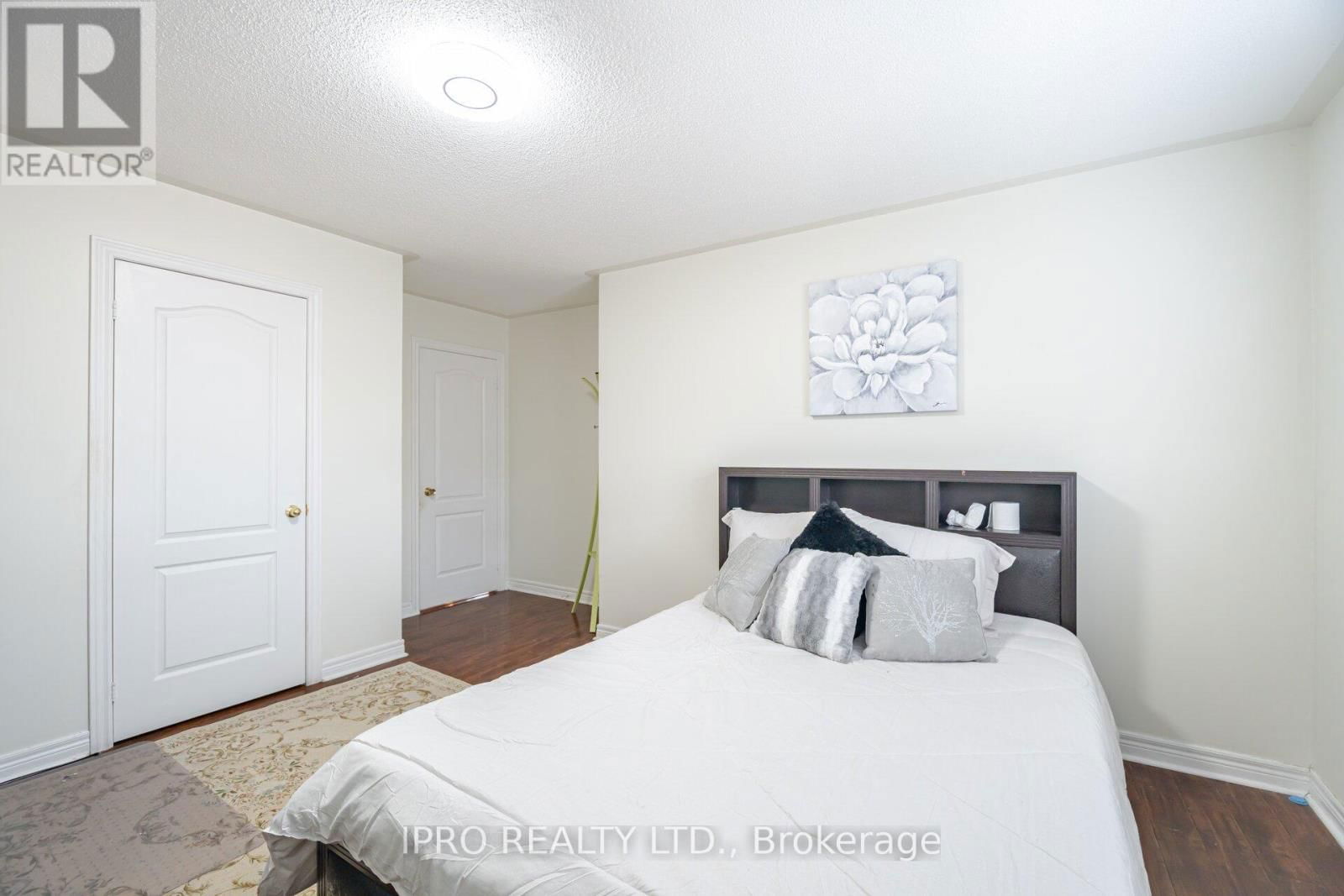 49 AUSTRALIA DRIVE Image 31