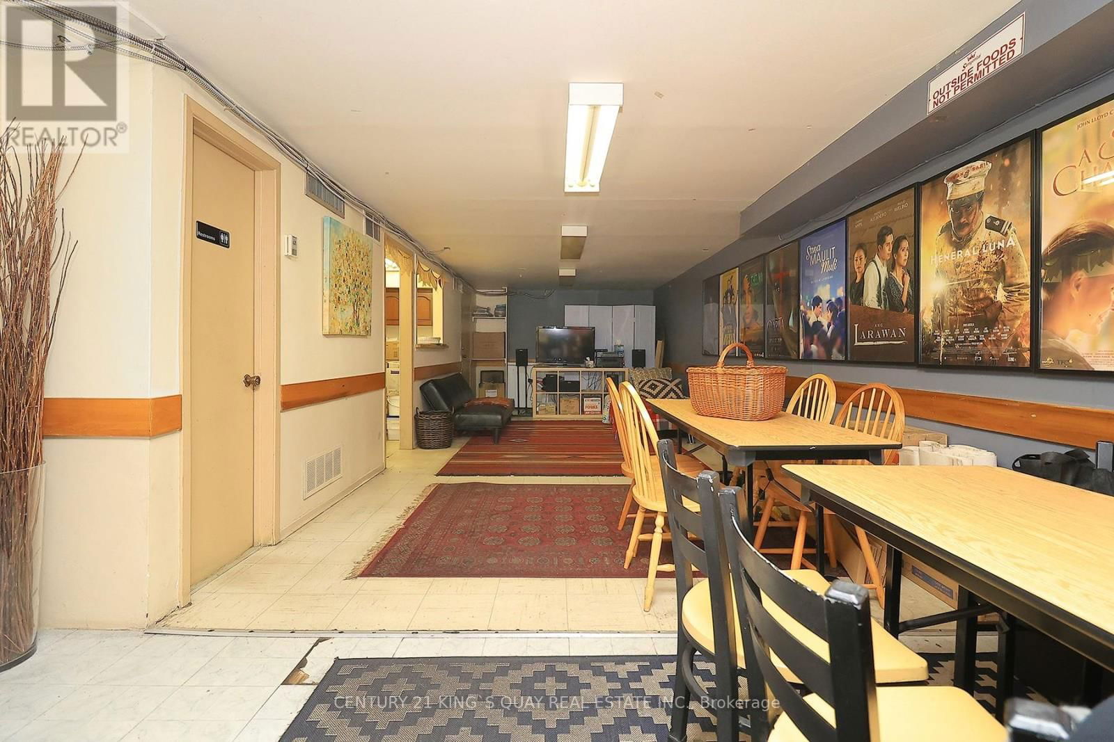 748 WILSON AVENUE Image 19