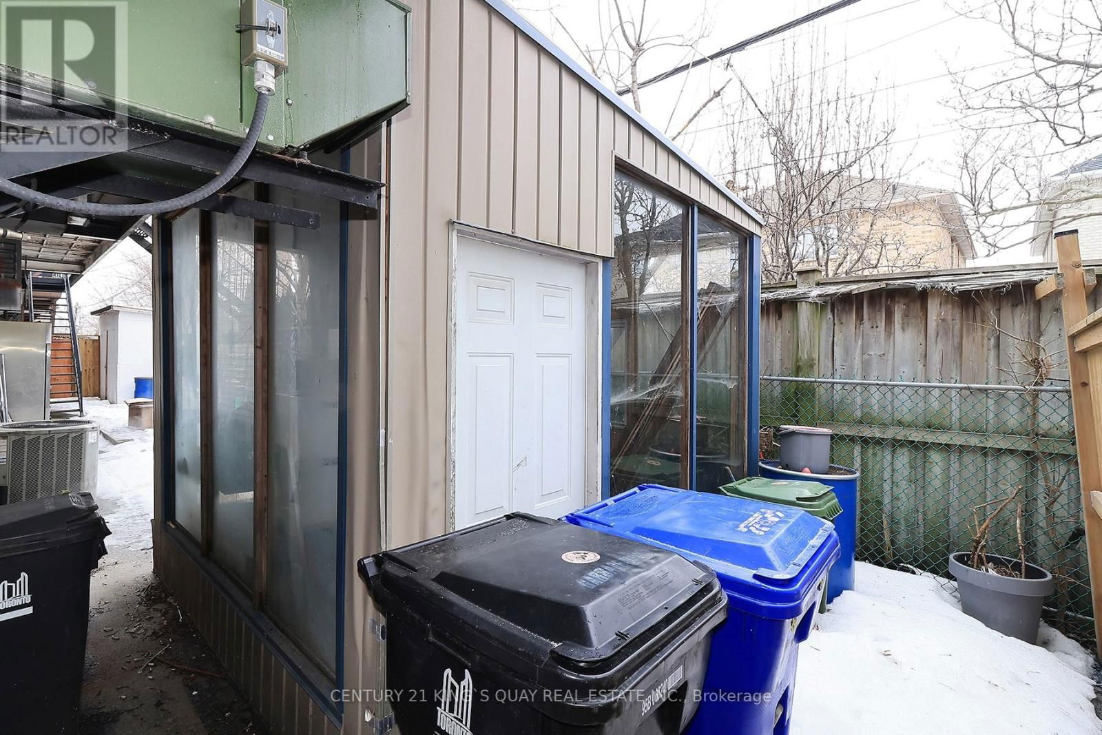 748 WILSON AVENUE Image 28